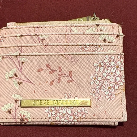 Steve Madden Pink Floral Women's Card Holder - Picture 1 of 7